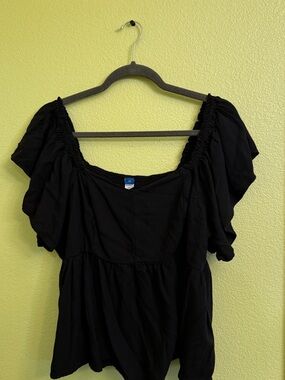 Old Navy Black Top with Blue Tag